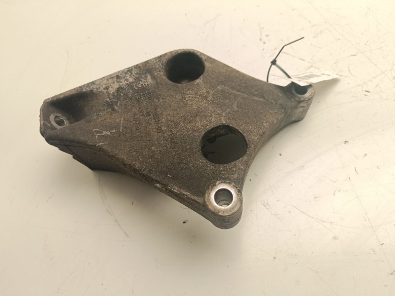 Recambio de soporte motor izquierdo superior para bmw 1 (f20) 120 d referencia OEM IAM 22116788511  