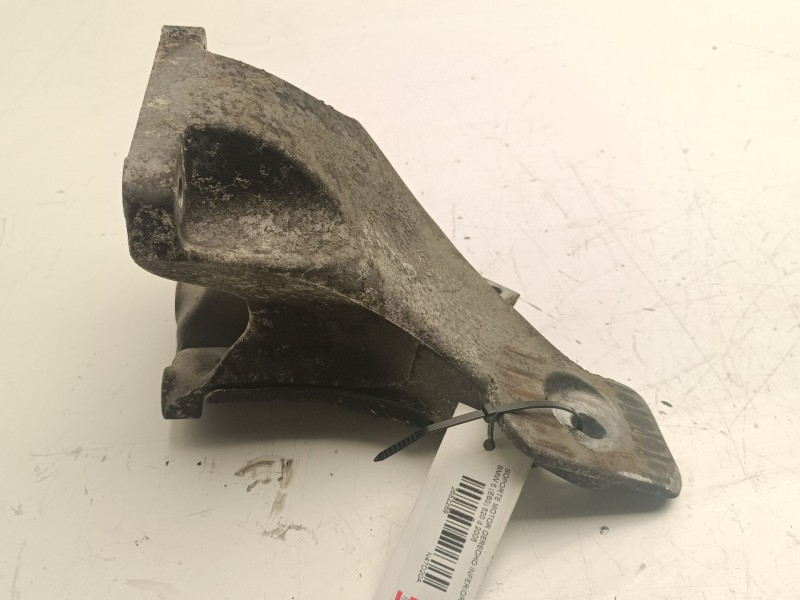Recambio de soporte motor derecho inferior para bmw 5 (e60) 520 d referencia OEM IAM 22116777056  