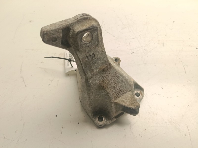 Recambio de soporte motor derecho superior para bmw 1 coupé (e82) 118 d referencia OEM IAM 22116781916  