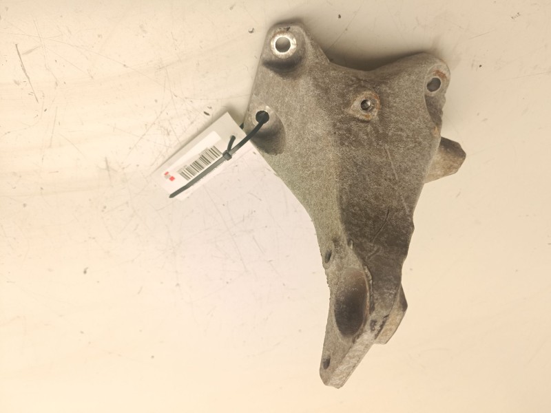 Recambio de soporte motor derecho superior para bmw 1 coupé (e82) 118 d referencia OEM IAM 22116781916  