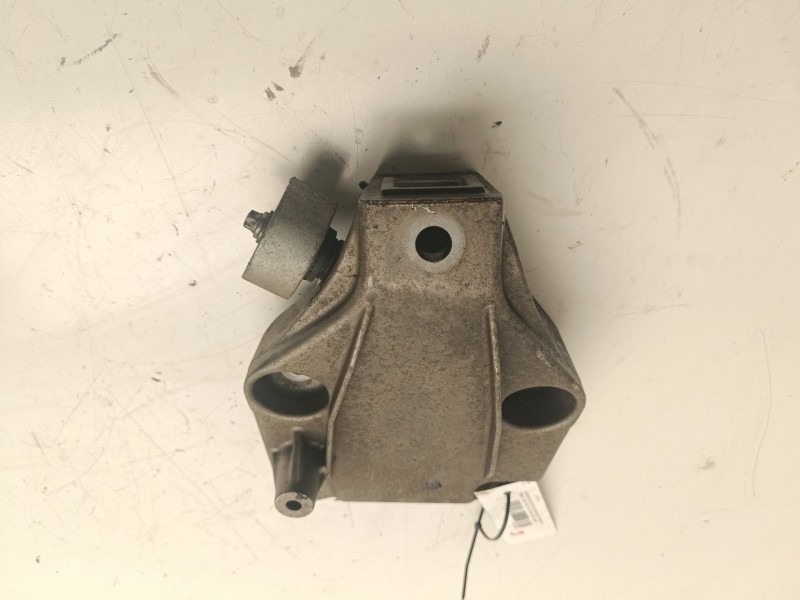 Recambio de soporte motor izquierdo superior para bmw 7 (f01, f02, f03, f04) 730 d referencia OEM IAM 22116777623  