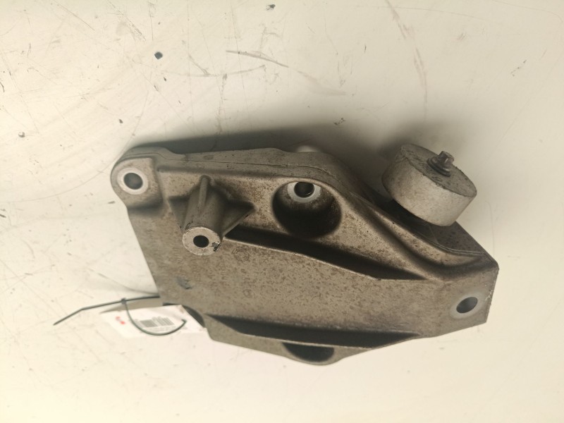 Recambio de soporte motor izquierdo superior para bmw 7 (f01, f02, f03, f04) 730 d referencia OEM IAM 22116777623  
