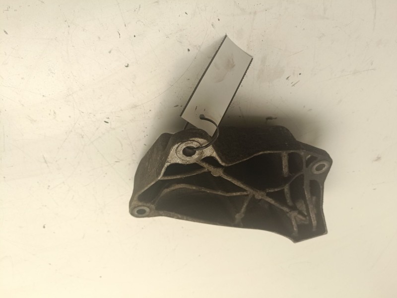 Recambio de soporte motor izquierdo superior para bmw 5 (f10) 525 d referencia OEM IAM 22116781241  