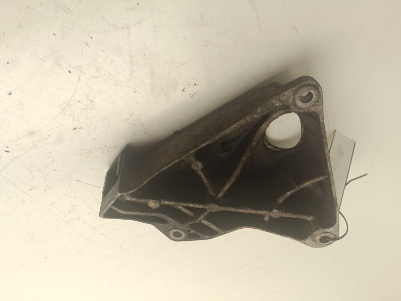 Recambio de soporte motor izquierdo superior para bmw 5 (f10) 525 d referencia OEM IAM 22116781241  