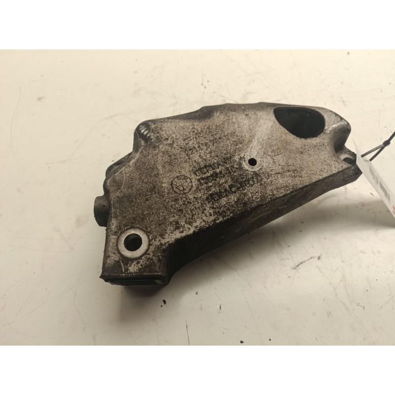 Recambio de soporte motor izquierdo inferior para bmw 5 touring (f11) 525 d referencia OEM IAM 22116781241  