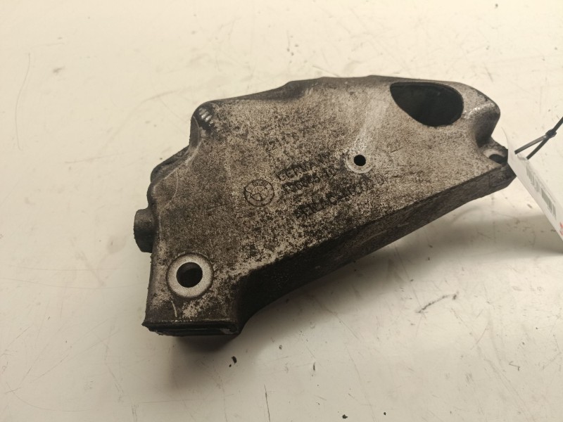 Recambio de soporte motor izquierdo inferior para bmw 5 touring (f11) 525 d referencia OEM IAM 22116781241  