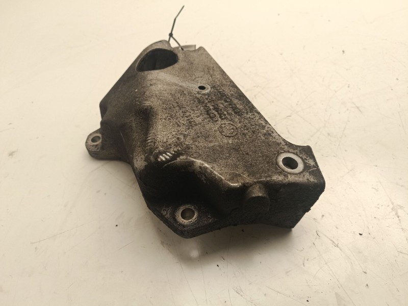 Recambio de soporte motor izquierdo inferior para bmw 5 touring (f11) 525 d referencia OEM IAM 22116781241  