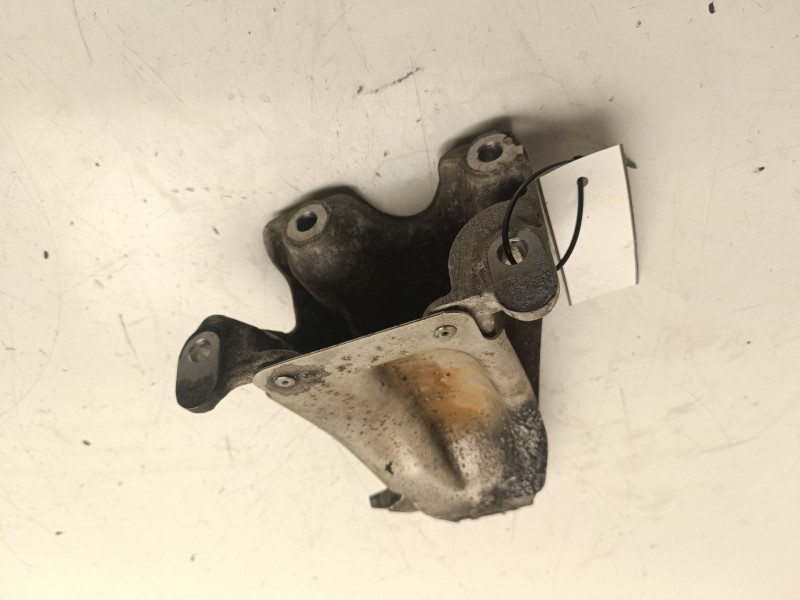 Recambio de soporte motor derecho superior para bmw 5 (e60) 530 d referencia OEM IAM 6770834  