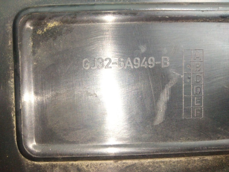 Recambio de tapa motor para land rover evoque 2.0 td4 cat referencia OEM IAM GJ326A949B  