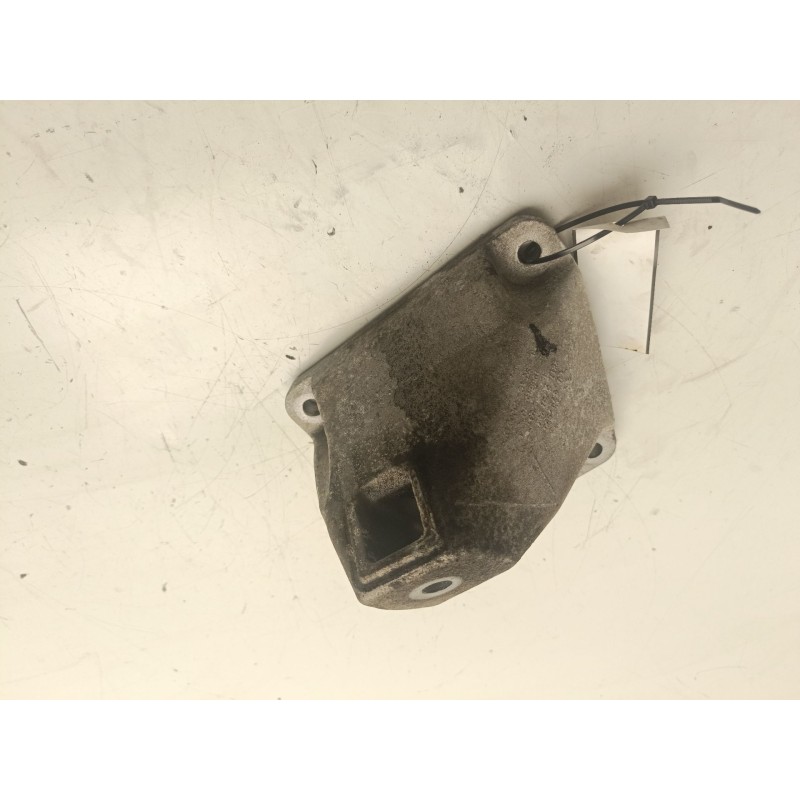 Recambio de soporte motor derecho superior para bmw 5 touring (f11) 525 d referencia OEM IAM 22116787242  