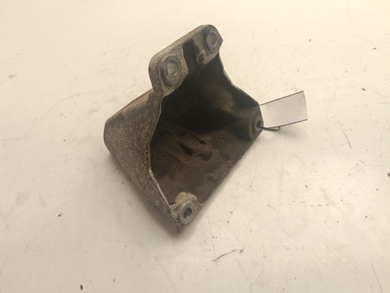 Recambio de soporte motor derecho superior para bmw 5 touring (f11) 525 d referencia OEM IAM 22116787242  