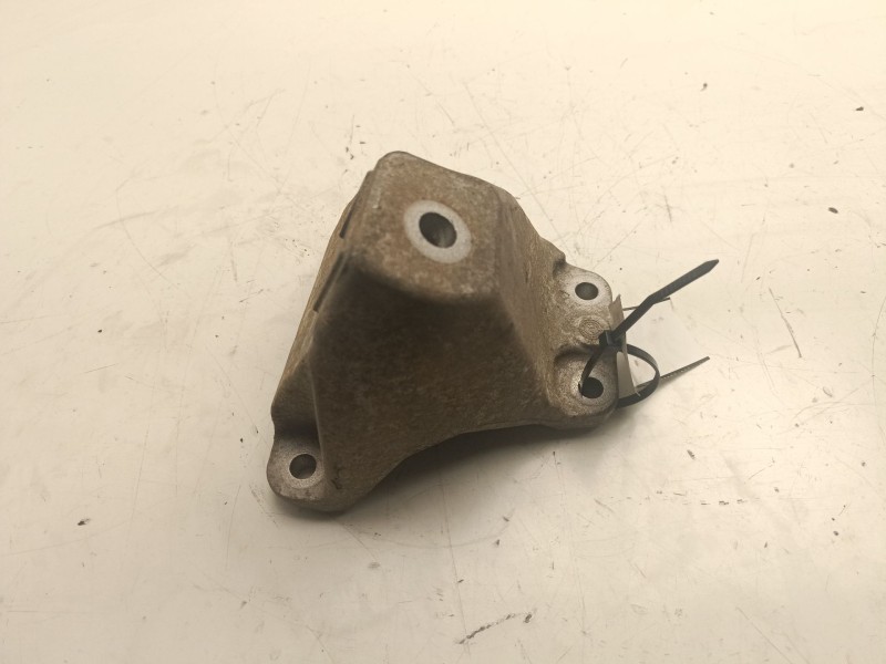 Recambio de soporte motor derecho superior para bmw 5 (f10) 520 d referencia OEM IAM 22116781242  