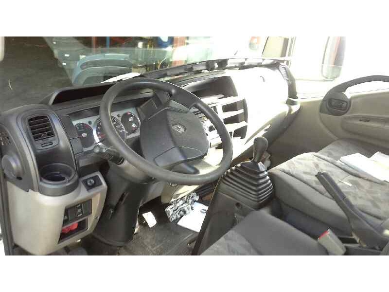 renault maxity del año 2008