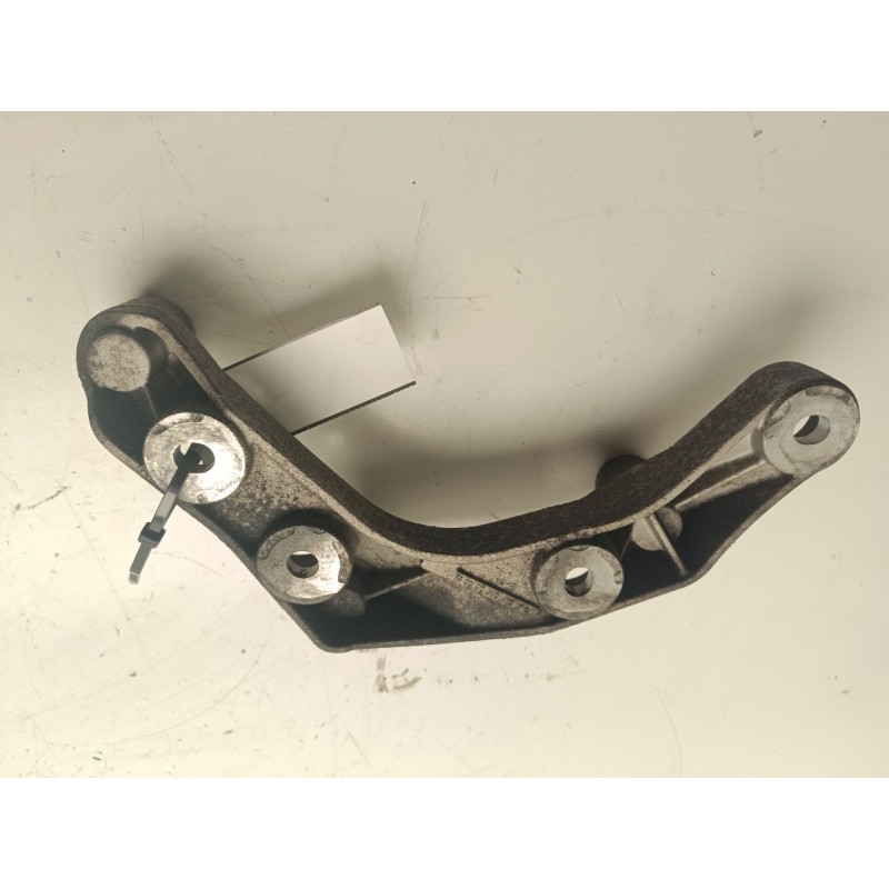 Recambio de soporte del diferencial para mercedes-benz glc (x253) 250 d 4-matic (253.909) referencia OEM IAM A6420140600  