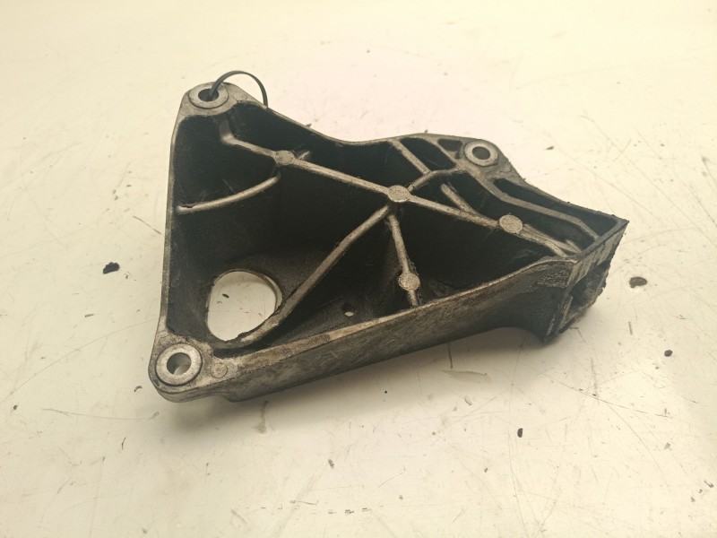 Recambio de soporte motor izquierdo superior para bmw serie 3 berlina (e90) referencia OEM IAM 22116781241  