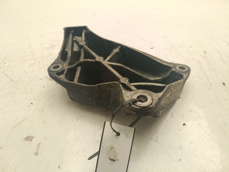 Recambio de soporte motor izquierdo superior para bmw serie 3 berlina (e90) referencia OEM IAM 22116781241  