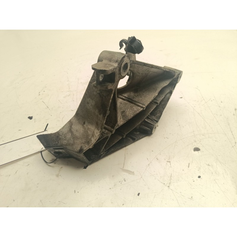 Recambio de soporte motor izquierdo superior para bmw serie 1 berlina (e81/e87) referencia OEM IAM 22116775041  