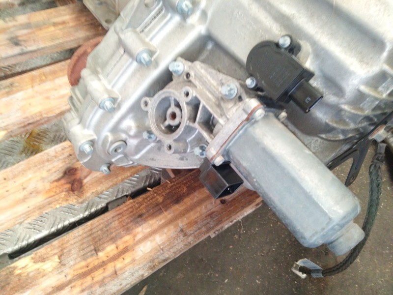 Recambio de caja cambios para land rover discovery v6 td hse referencia OEM IAM ZFS241027  