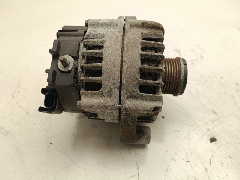Recambio de alternador para bmw 1 (f20) 120 d referencia OEM IAM 8578608  