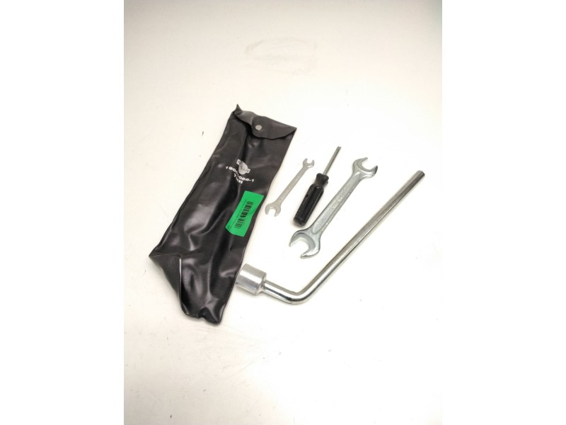 Recambio de varios para nissan almera classic (b10) 1.6 16v referencia OEM IAM 19005088-1  BOLSA HERRAMIENTAS RUEDA REPUESTO