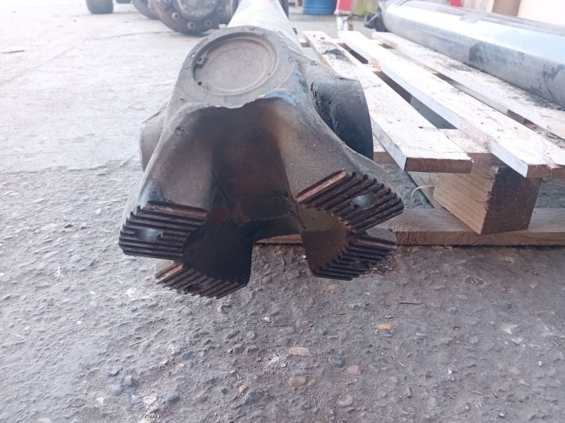 Recambio de cardan trasero para renault premium 370 referencia OEM IAM   