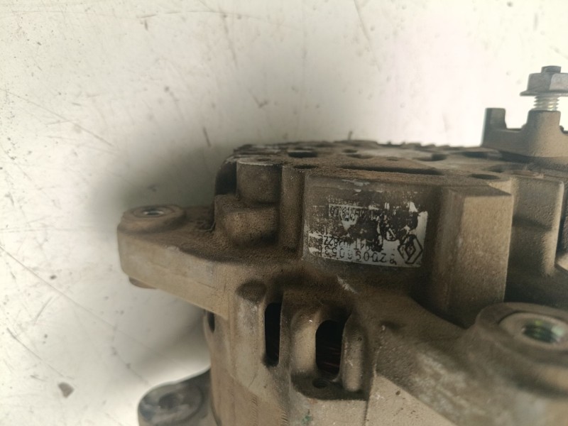 Recambio de alternador para renault scenic iii 2.0 dci diesel fap referencia OEM IAM 8200960536  