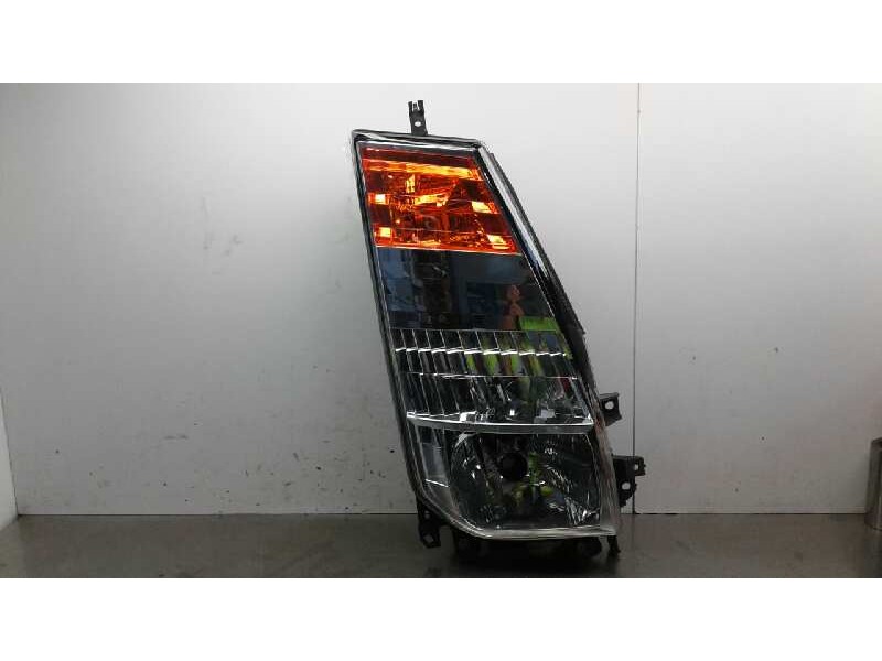 Recambio de faro derecho para nissan cabstar 09.06 referencia OEM IAM 9971609.00004  