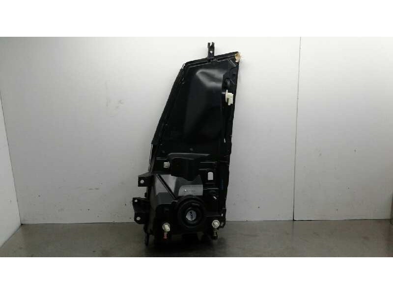 Recambio de faro derecho para nissan cabstar 09.06 referencia OEM IAM 9971609.00004  