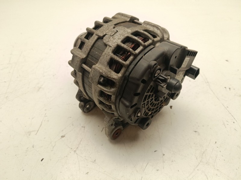 Recambio de alternador para audi a1 (8xk) 1.4 16v tfsi referencia OEM IAM 04C903023L  