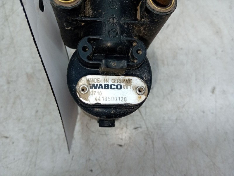 Recambio de valvula suspension para iveco daily vi caja/chasis 35s18, 35c18, 40c18, 50c18, 60c18, 65c18, 70c18 referencia OEM IA