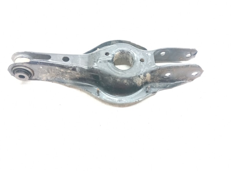 Recambio de brazo suspension inferior trasero derecho para bmw 1 (f20) 118 d referencia OEM IAM 33326792541  