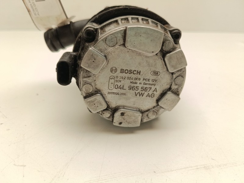 Recambio de bomba agua electrica para audi q3 (8ug) 2.0 16v tdi referencia OEM IAM 04L965567A  