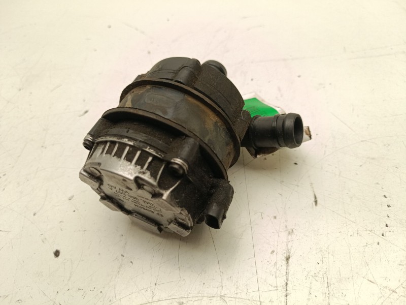 Recambio de bomba agua electrica para audi q3 (8ug) 2.0 16v tdi referencia OEM IAM 04L965567A  