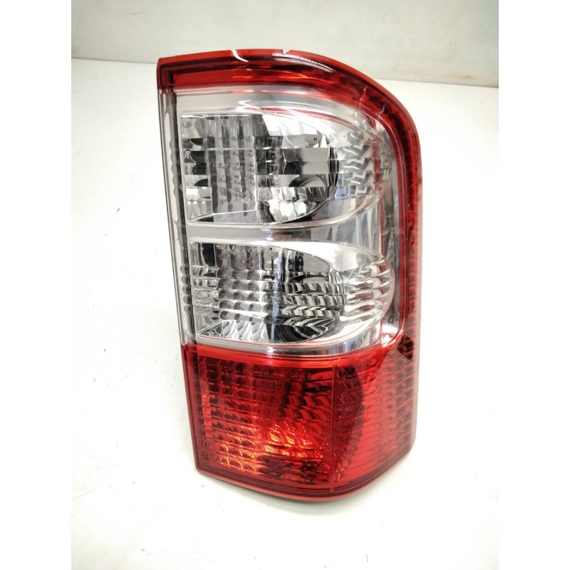 Recambio de piloto trasero derecho para nissan patrol gr v wagon (y61) 3.0 dti referencia OEM IAM 16522451  