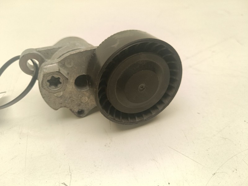 Recambio de tensor correa auxiliar para volkswagen tiguan referencia OEM IAM 04E145299L  