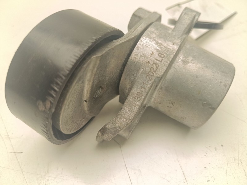 Recambio de tensor correa auxiliar para volkswagen tiguan referencia OEM IAM 04E145299L  