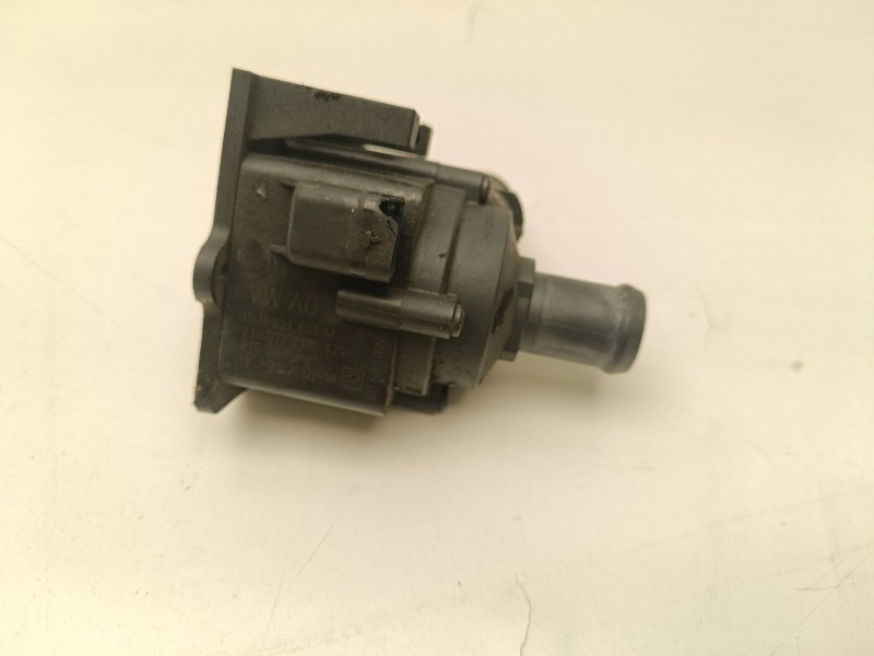 Recambio de bomba agua electrica para audi a4 b8 (8k2) 2.0 tdi referencia OEM IAM 8K0819147A  