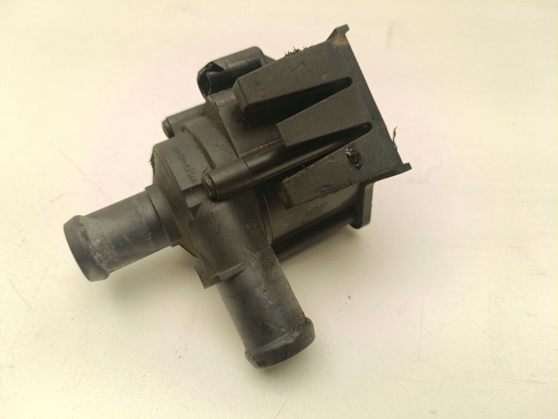 Recambio de bomba agua electrica para audi a4 b8 (8k2) 2.0 tdi referencia OEM IAM 8K0819147A  