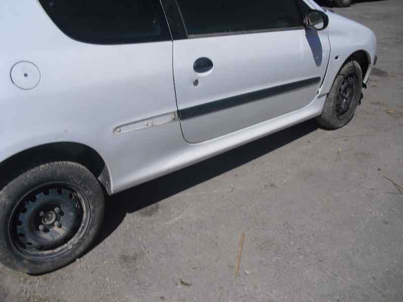 peugeot 206 berlina del año 1998