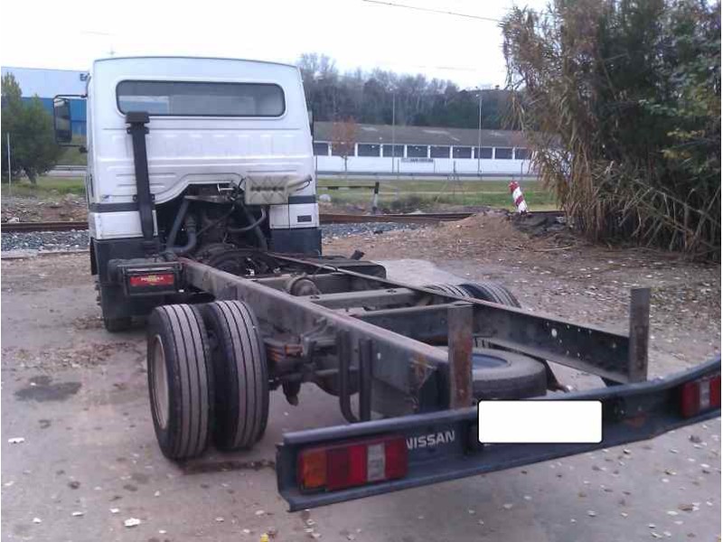 nissan l-80.09 del año 1989