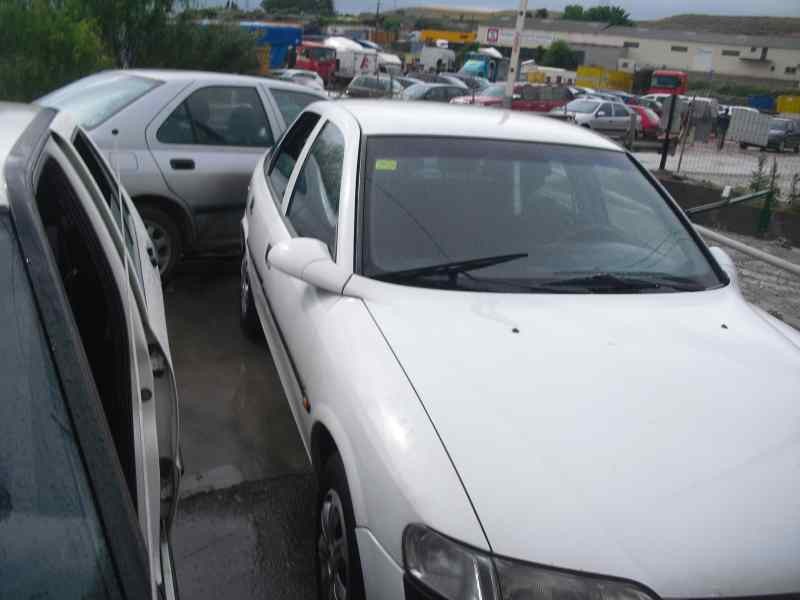 opel vectra b berlina del año 1995