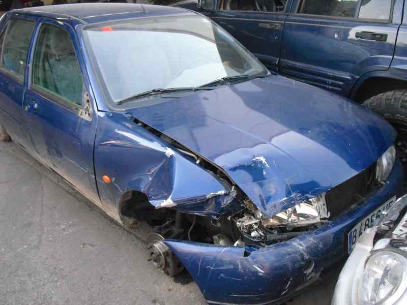 ford fiesta berlina del año 1995