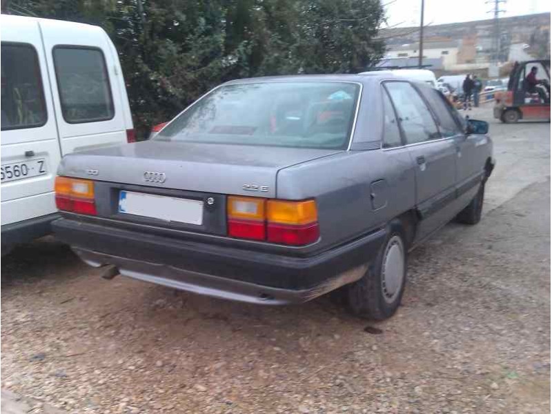 audi 100 berlina (443) del año 1988