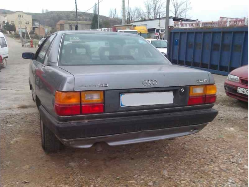 audi 100 berlina (443) del año 1988