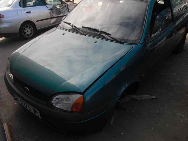 ford fiesta berlina del año 1995