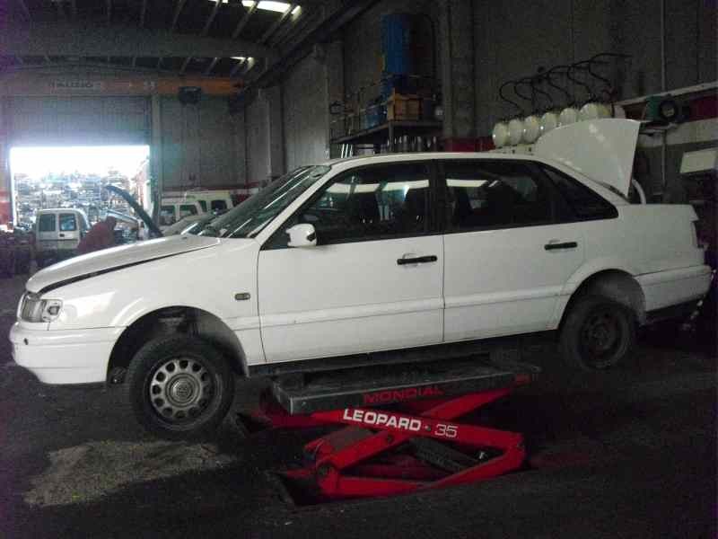volkswagen passat berlina (3a2) del año 1993
