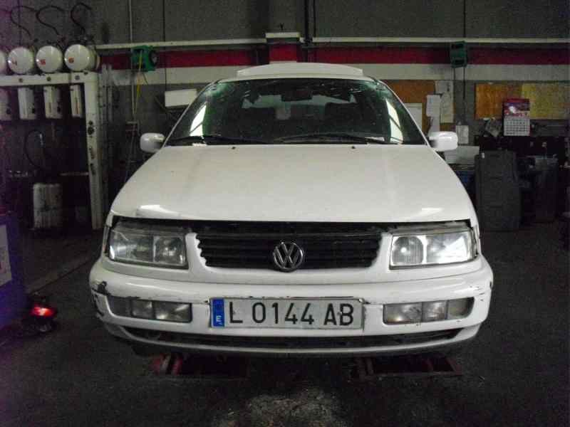 volkswagen passat berlina (3a2) del año 1993