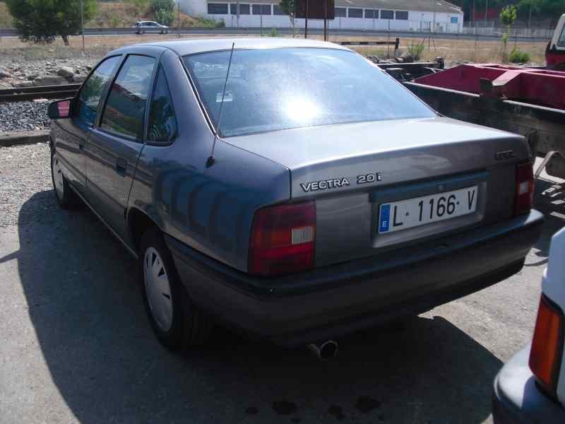 opel vectra a del año 1988