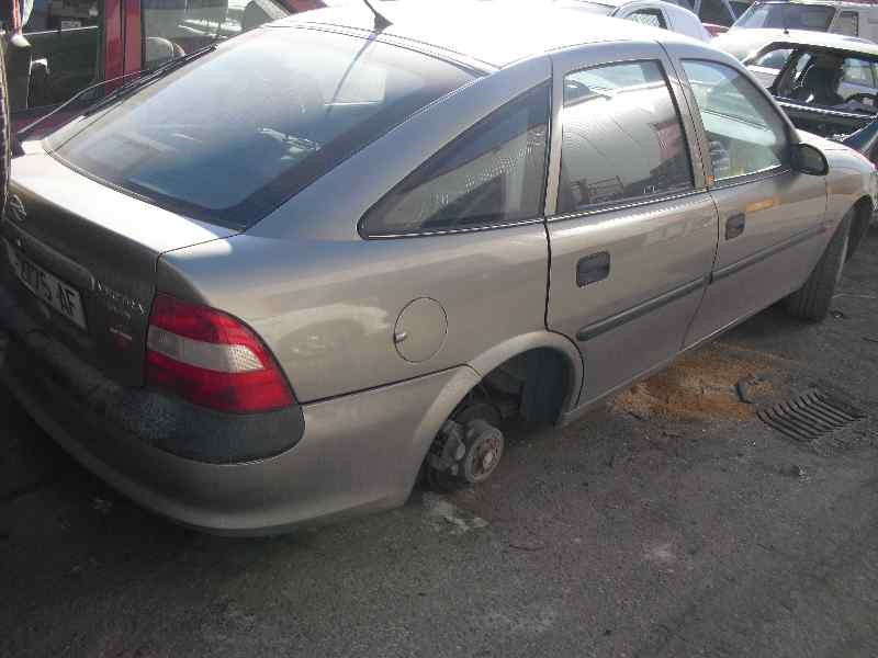 opel vectra b berlina del año 1995