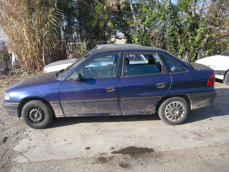 opel astra f berlina del año 1995